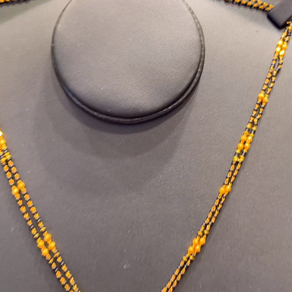 SOUTH INDIA 8.339gms SHORT BLACK BEADS 22K Yellow Gold