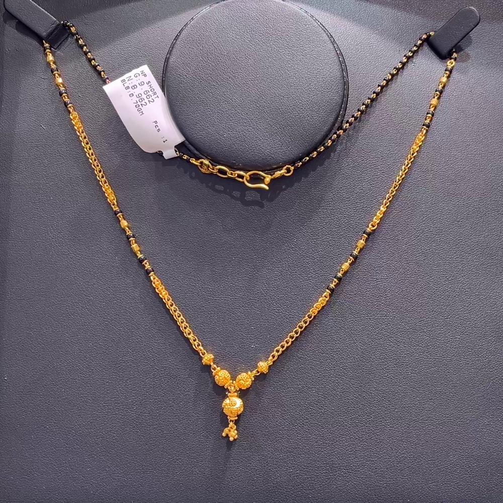 SOUTH INDIA 8.962gms SHORT BLACK BEADS 22K Yellow Gold