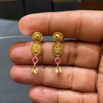 SOUTH INDIA 4.21gms EARRINGS 22K Yellow Gold