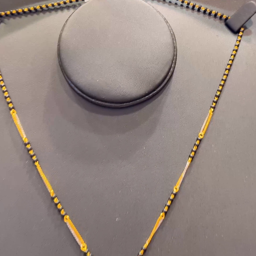 SOUTH INDIA 7.296gms SHORT BLACK BEADS 22K Yellow Gold