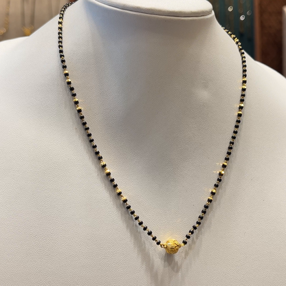 CMR 4.698gms SHORT BLACK BEADS 22K Nakshi