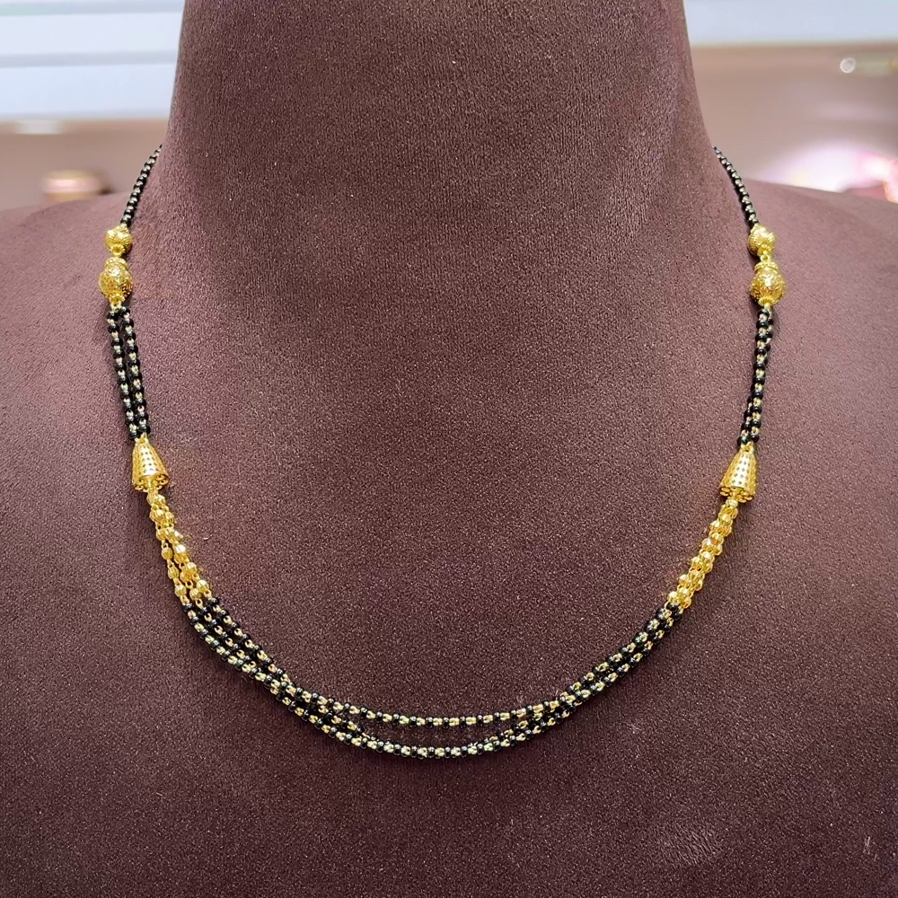 SwarnaKanchi 8.842gms SHORT BLACK BEADS 22K Yellow Gold