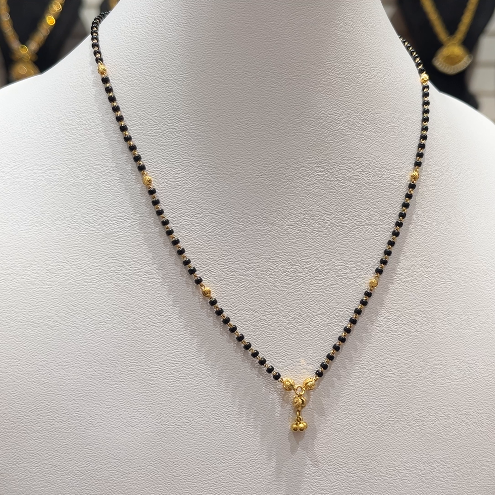 RS BROTHERS 4.544gms SHORT BLACK BEADS 22K Yellow Gold