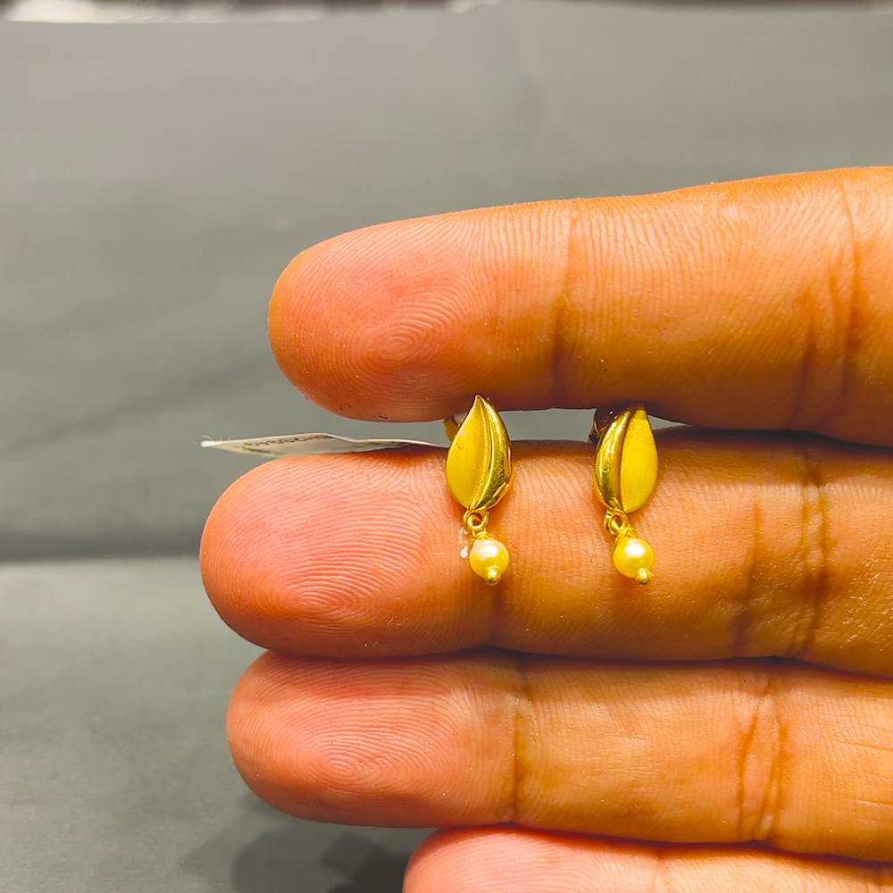 SOUTH INDIA 2.085gms EARRINGS 22K Yellow Gold