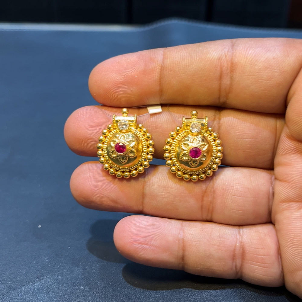 SOUTH INDIA 3.248gms Pendent 22K Yellow Gold