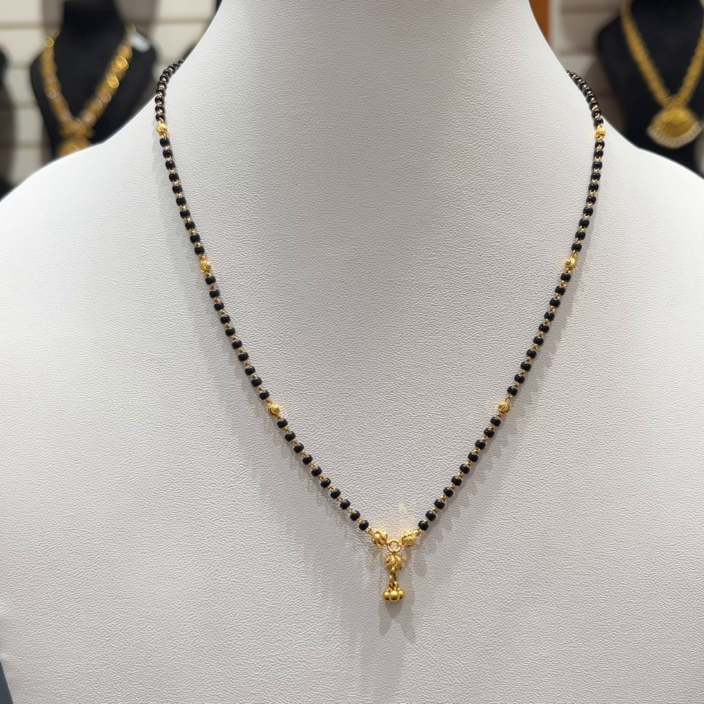 RS BROTHERS 4.544gms SHORT BLACK BEADS 22K Yellow Gold