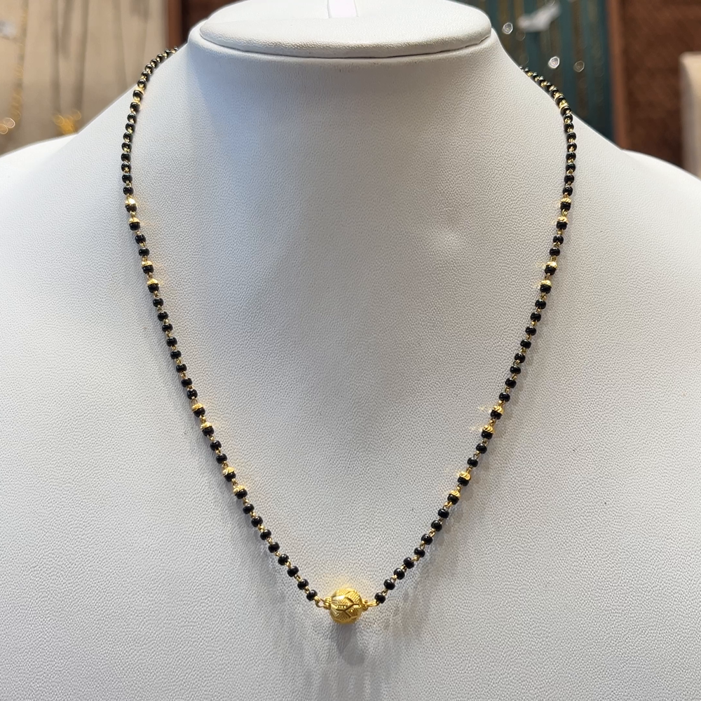 CMR 4.698gms SHORT BLACK BEADS 22K Nakshi