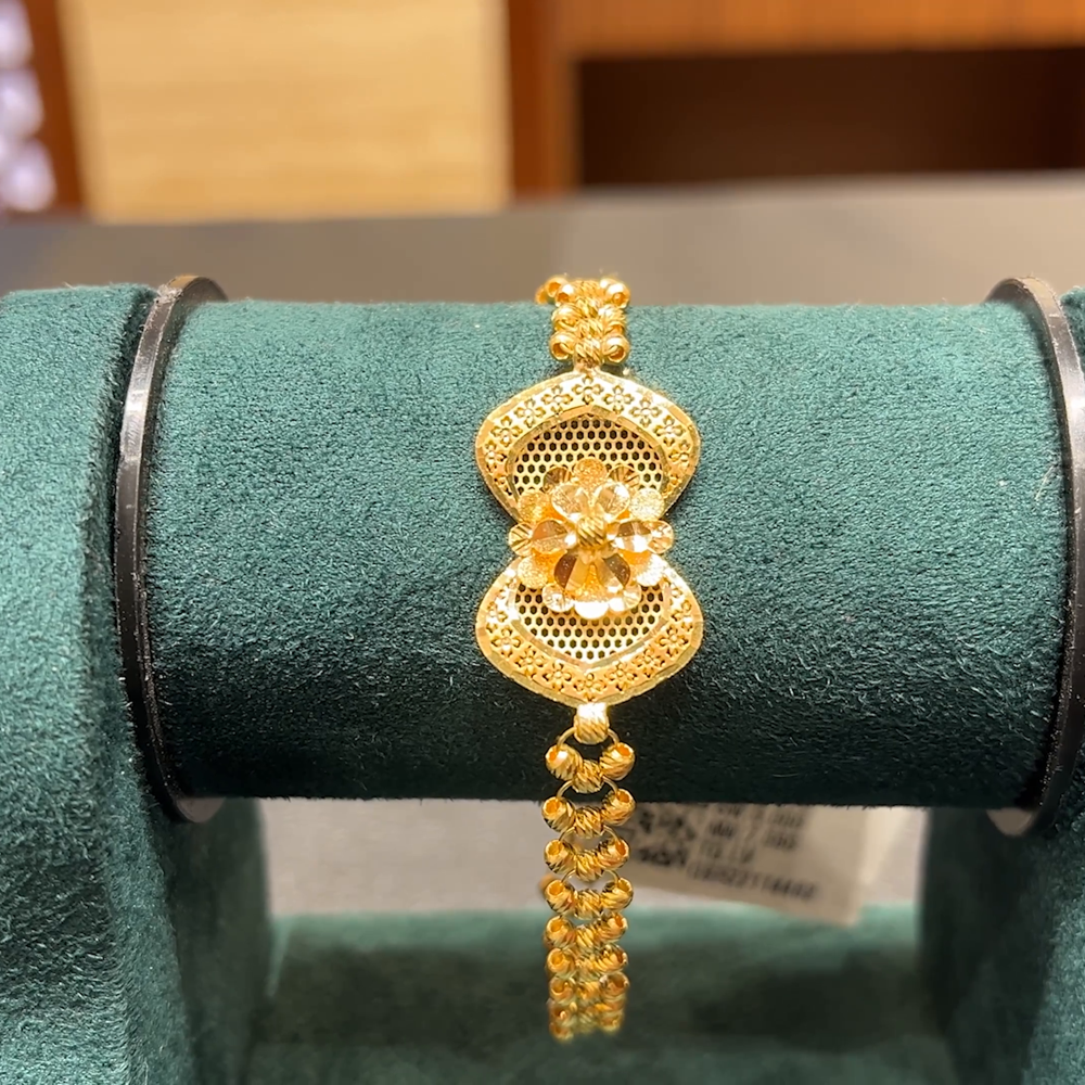 Chennai Shopping Mall 7.09gms Bracelets 22K Yellow Gold