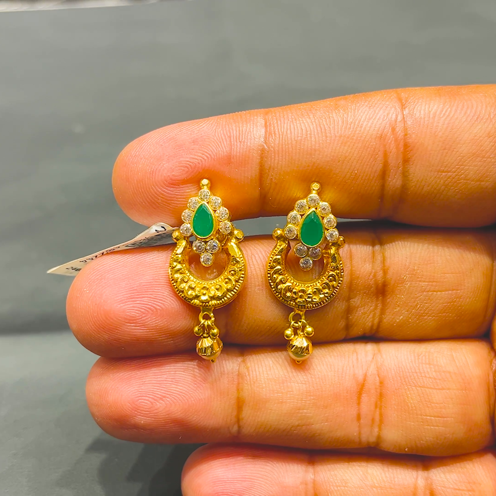 SOUTH INDIA 3.951gms EARRINGS 22K Yellow Gold