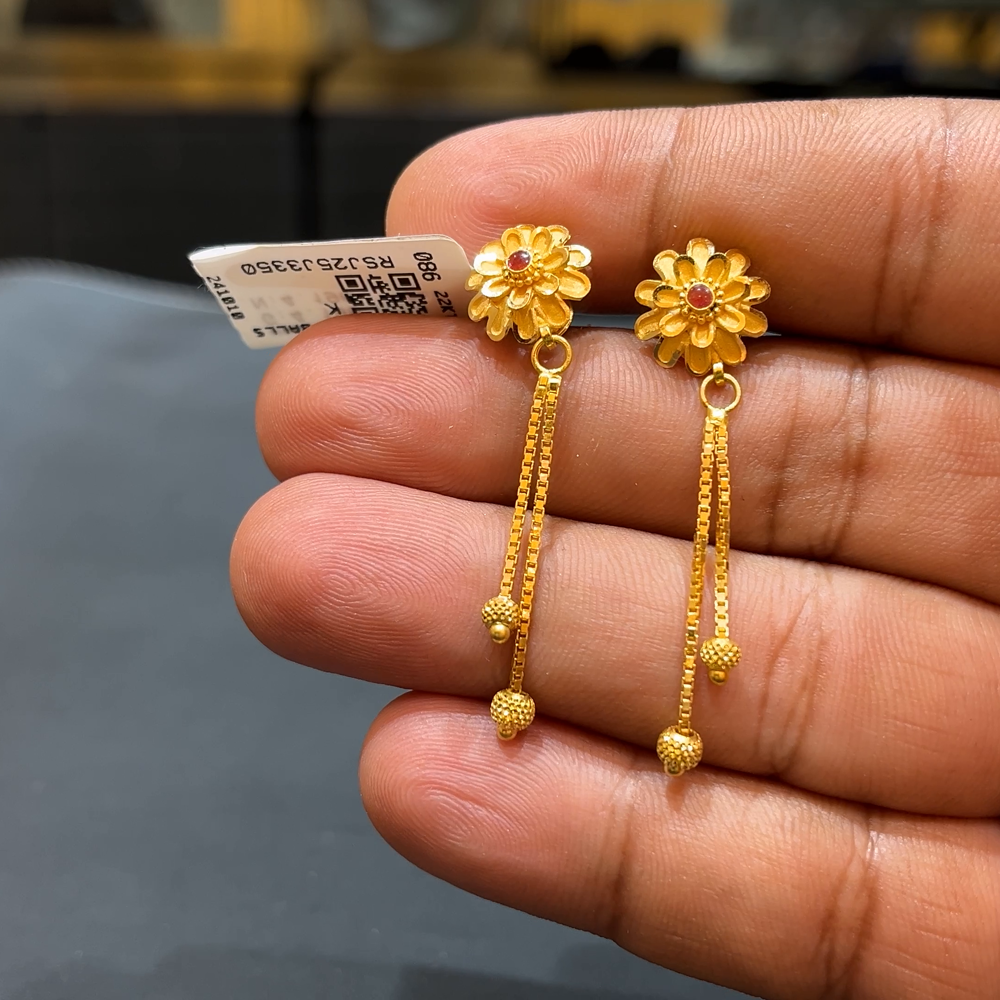 SOUTH INDIA 4.196gms EARRINGS 22K Yellow Gold