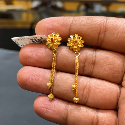 SOUTH INDIA 4.196gms EARRINGS 22K Yellow Gold