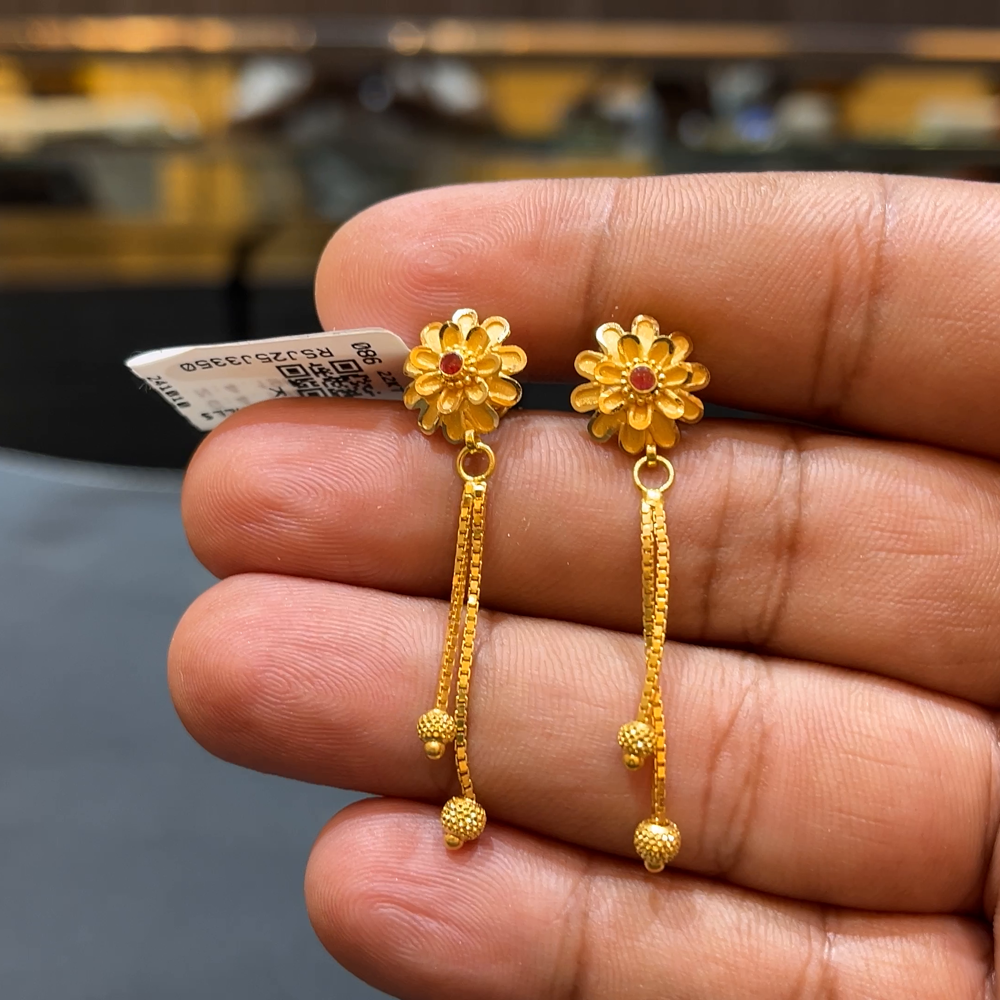 SOUTH INDIA 4.196gms EARRINGS 22K Yellow Gold