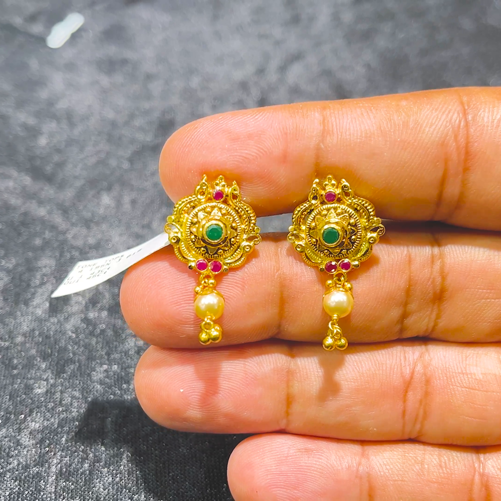 CMR 3.619gms EARRINGS 22K Yellow Gold