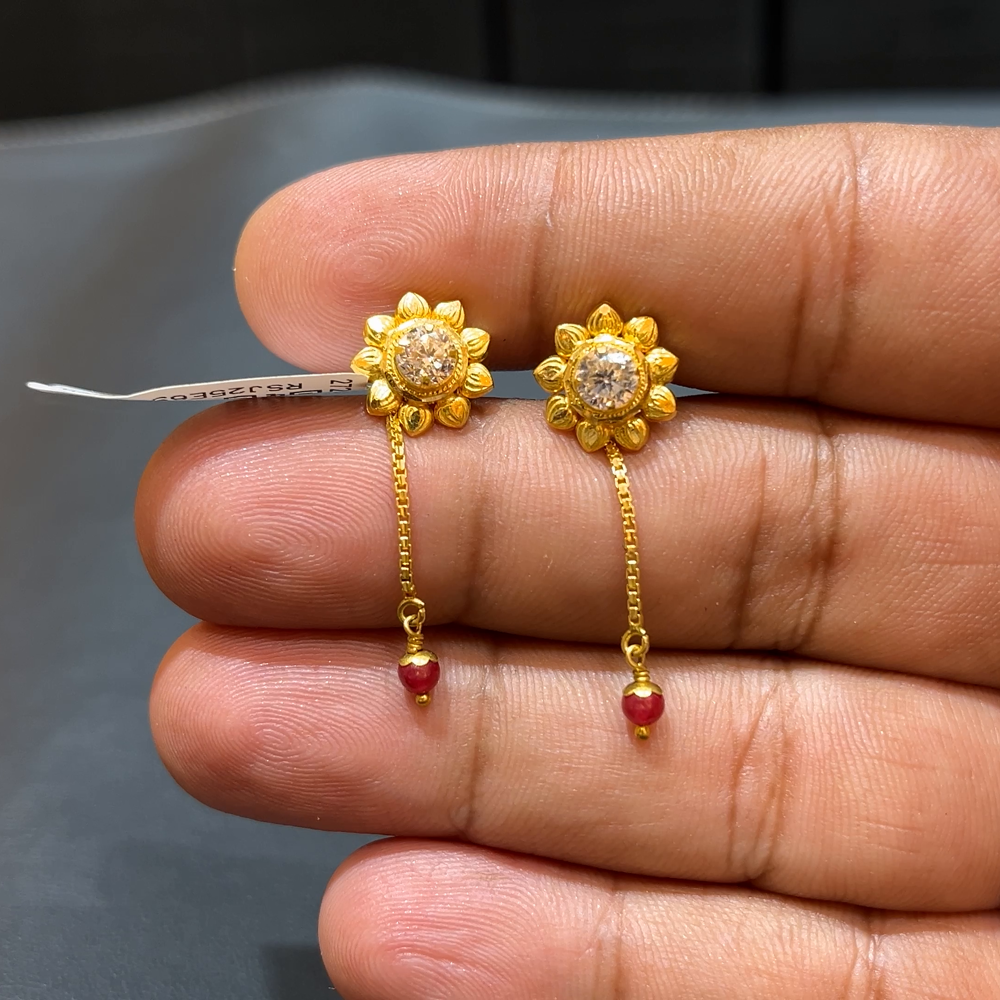 SOUTH INDIA 2.968gms EARRINGS 22K Yellow Gold