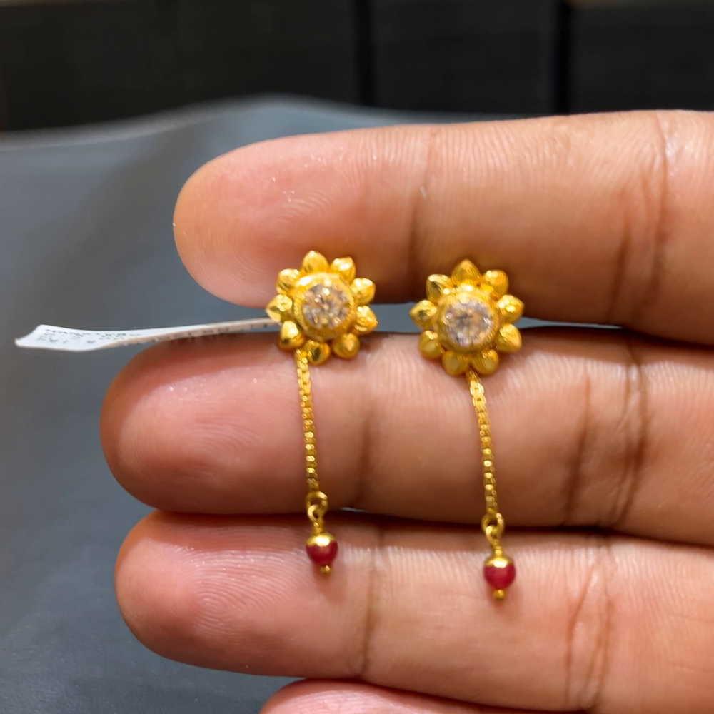 SOUTH INDIA 2.968gms EARRINGS 22K Yellow Gold