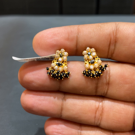 SOUTH INDIA 4.06gms EARRINGS 22K Yellow Gold