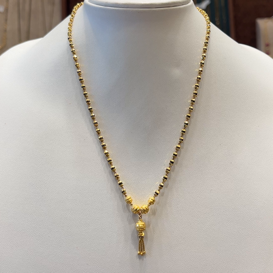 CMR 10.328gms SHORT BLACK BEADS 22K Nakshi