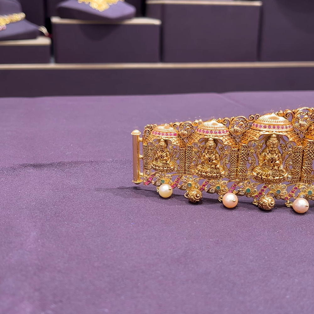 CMR 143.119gms VADDANAM 22K Nakshi