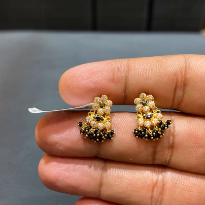 SOUTH INDIA 4.06gms EARRINGS 22K Yellow Gold