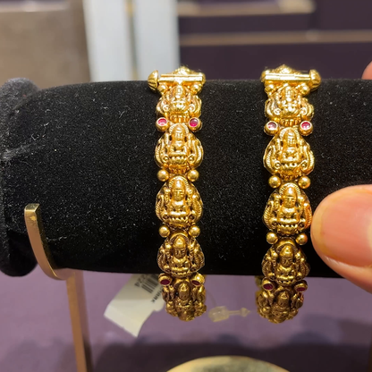 CMR 40.154gms BANGLES 22K Nakshi