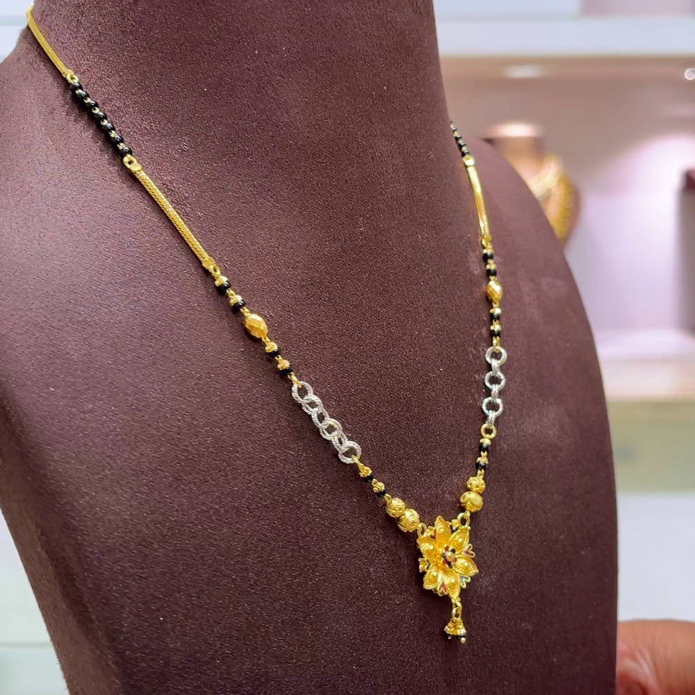 SwarnaKanchi 12.223gms SHORT BLACK BEADS 22K Yellow Gold