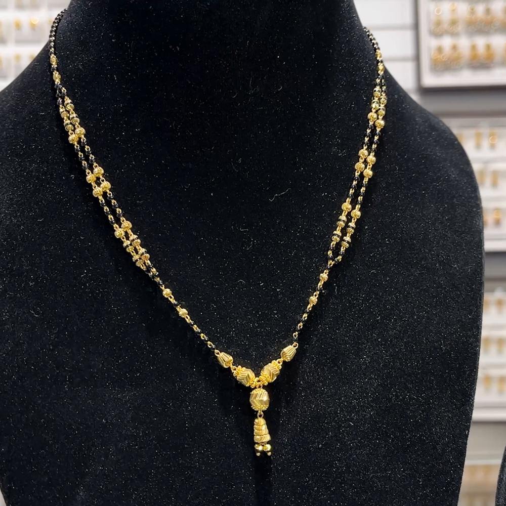 SOUTH INDIA 9.805gms SHORT BLACK BEADS 22K Yellow Gold