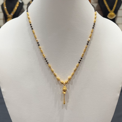 RS BROTHERS 8.082gms SHORT BLACK BEADS 22K Yellow Gold