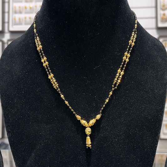 SOUTH INDIA 9.805gms SHORT BLACK BEADS 22K Yellow Gold