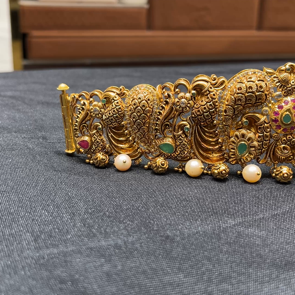 CMR 149.055gms VADDANAM 22K Nakshi