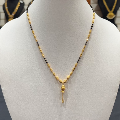 RS BROTHERS 8.082gms SHORT BLACK BEADS 22K Yellow Gold