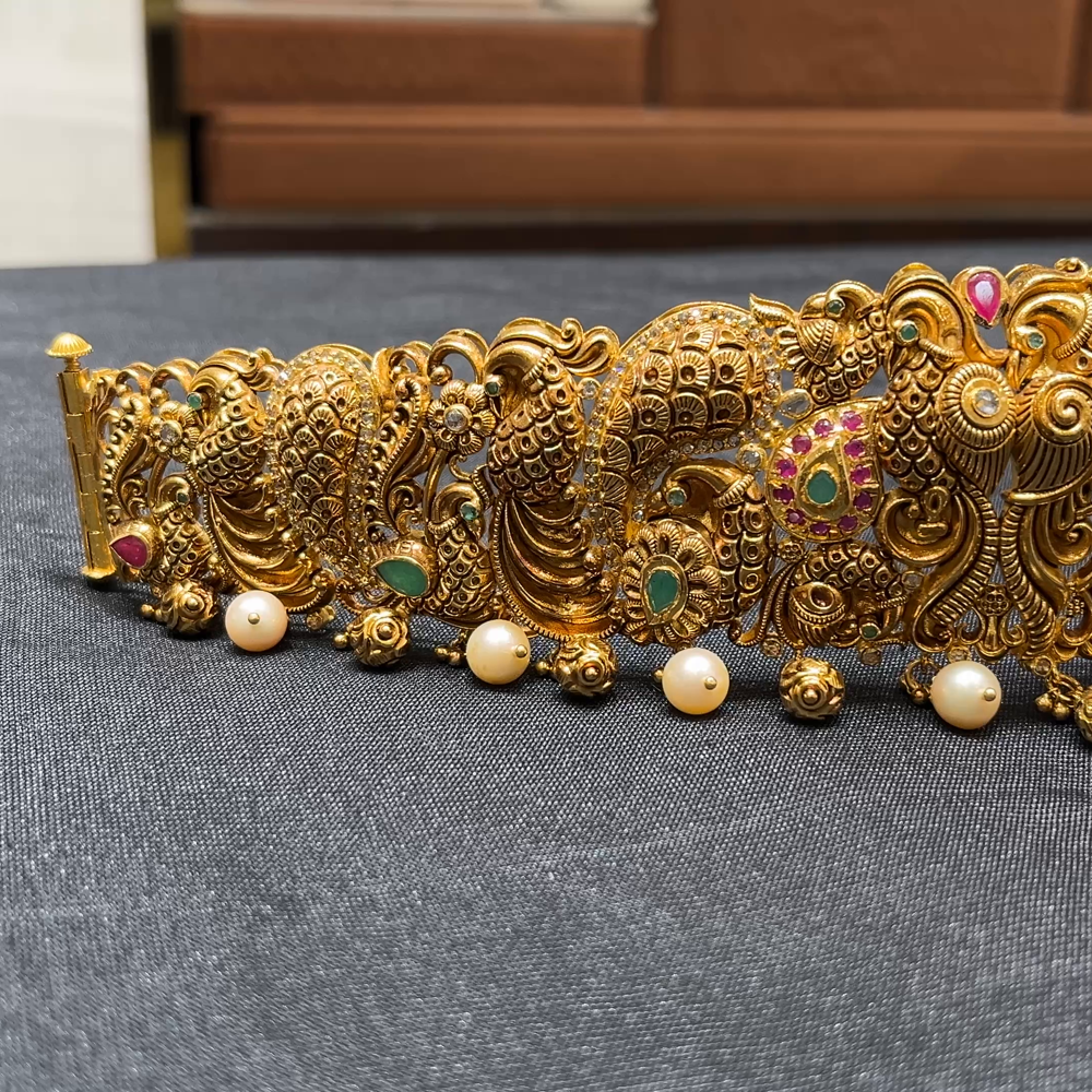 CMR 149.055gms VADDANAM 22K Nakshi