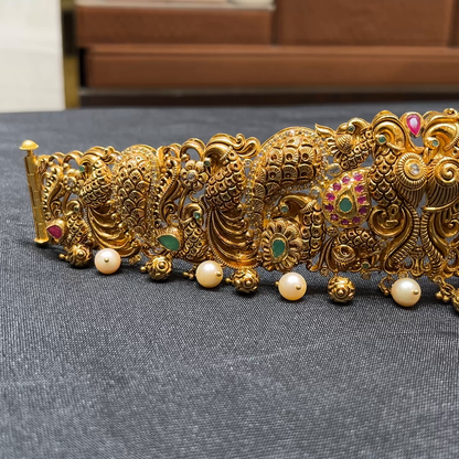 CMR 149.055gms VADDANAM 22K Nakshi