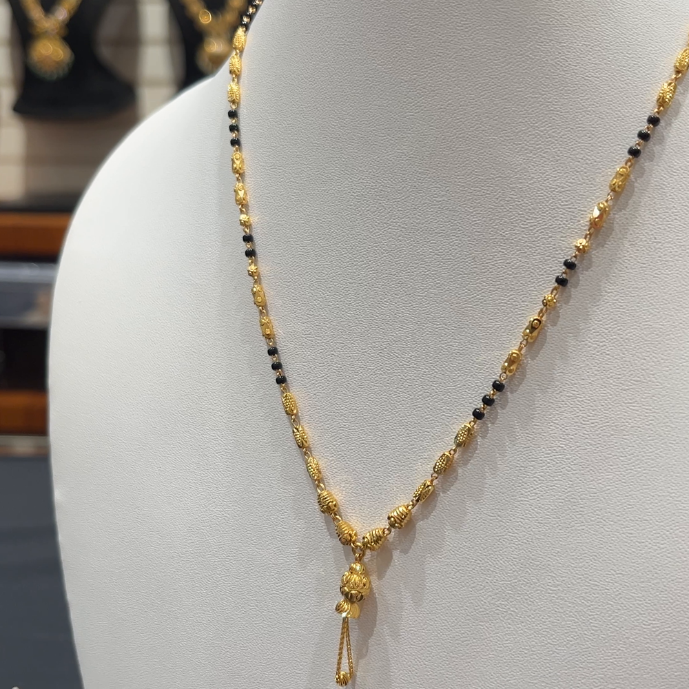 RS BROTHERS 8.082gms SHORT BLACK BEADS 22K Yellow Gold