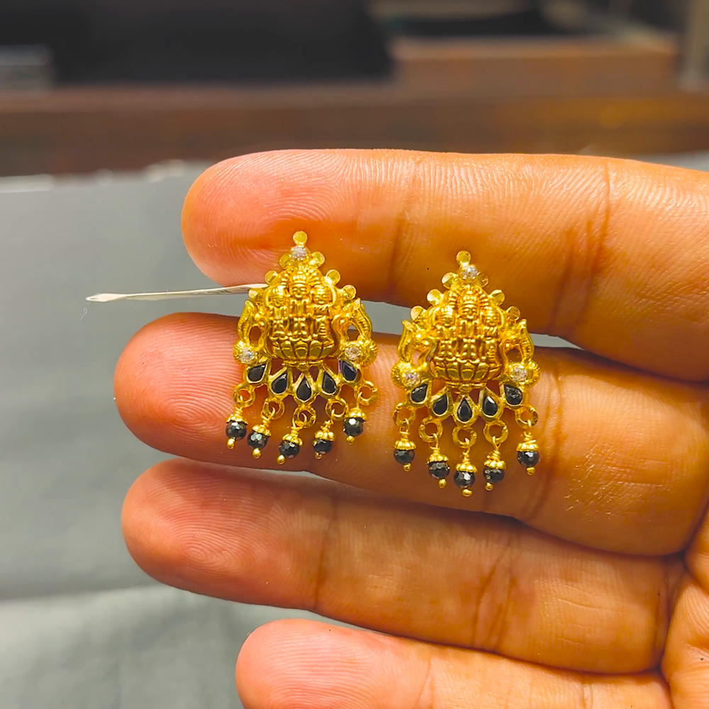 SOUTH INDIA 4.631gms EARRINGS 22K Yellow Gold