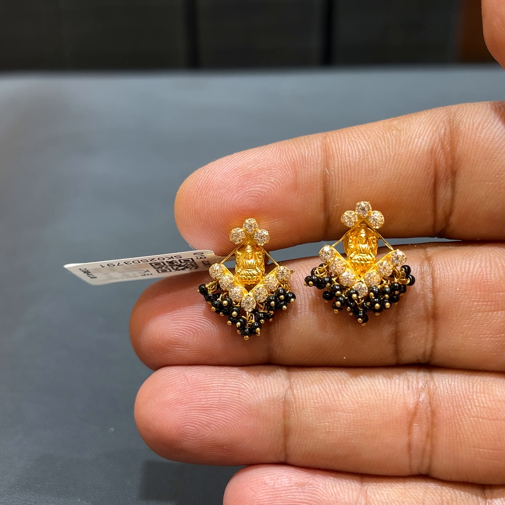 SOUTH INDIA 4.696gms EARRINGS 22K Yellow Gold