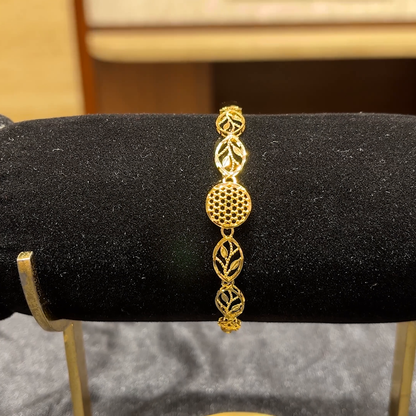 Chennai Shopping Mall 4.465gms Bracelets 22K Yellow Gold