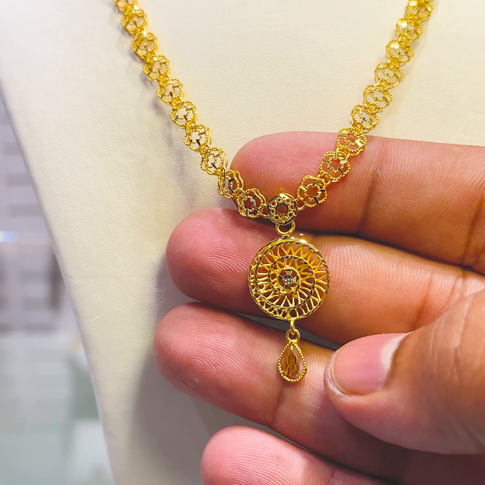 SOUTH INDIA 7.44gms NECKLACE 22K Yellow Gold