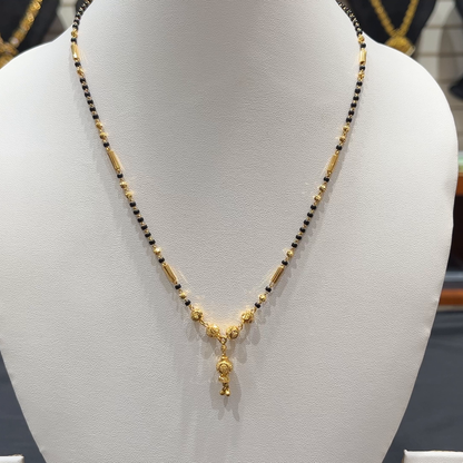 RS BROTHERS 8.475gms SHORT BLACK BEADS 22K Yellow Gold