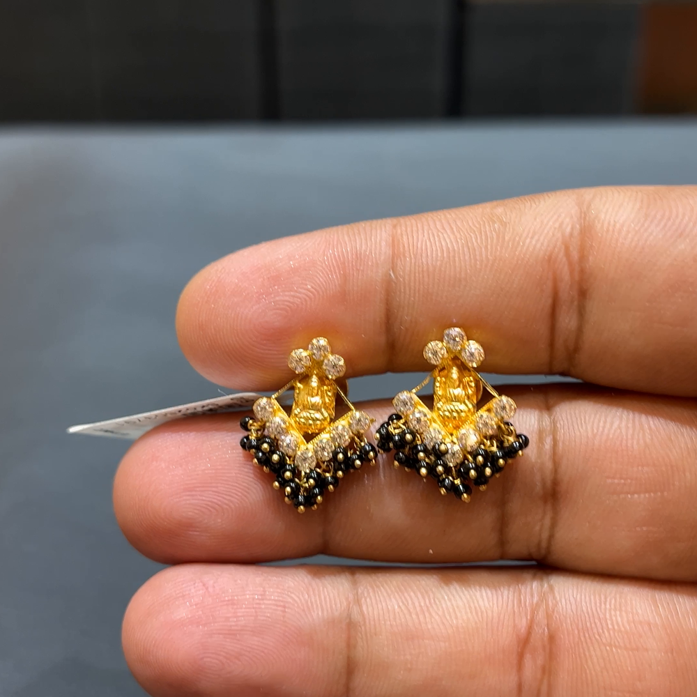 SOUTH INDIA 4.696gms EARRINGS 22K Yellow Gold