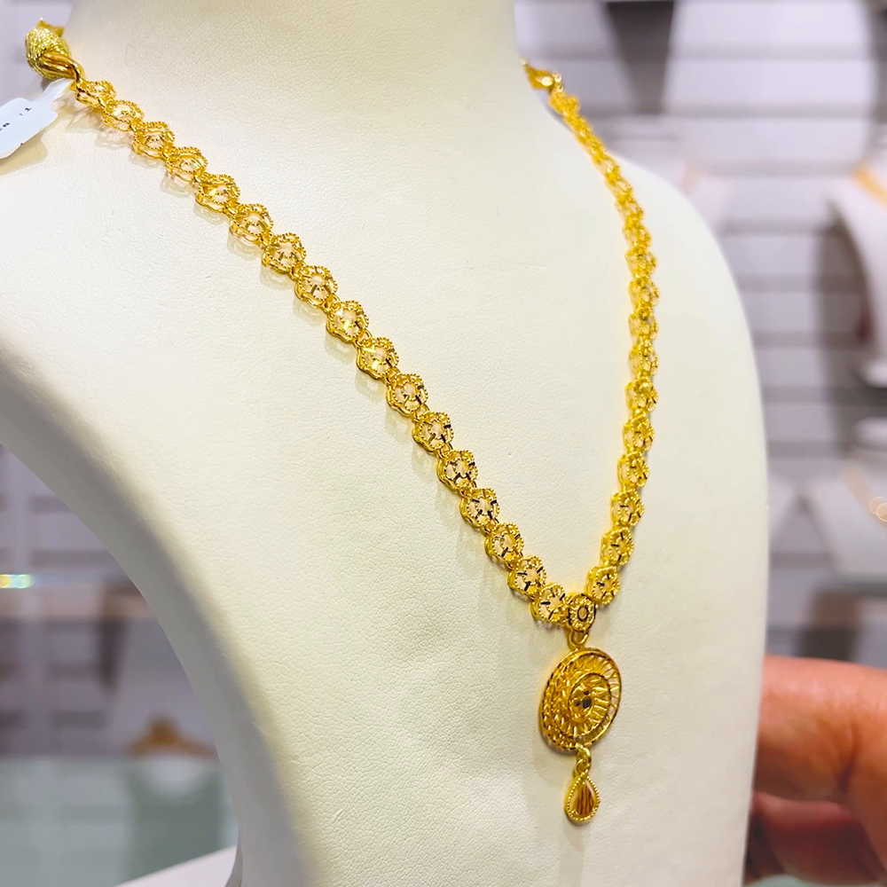 SOUTH INDIA 7.44gms NECKLACE 22K Yellow Gold