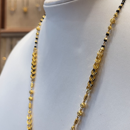 CMR 12.635gms SHORT BLACK BEADS 22K Nakshi