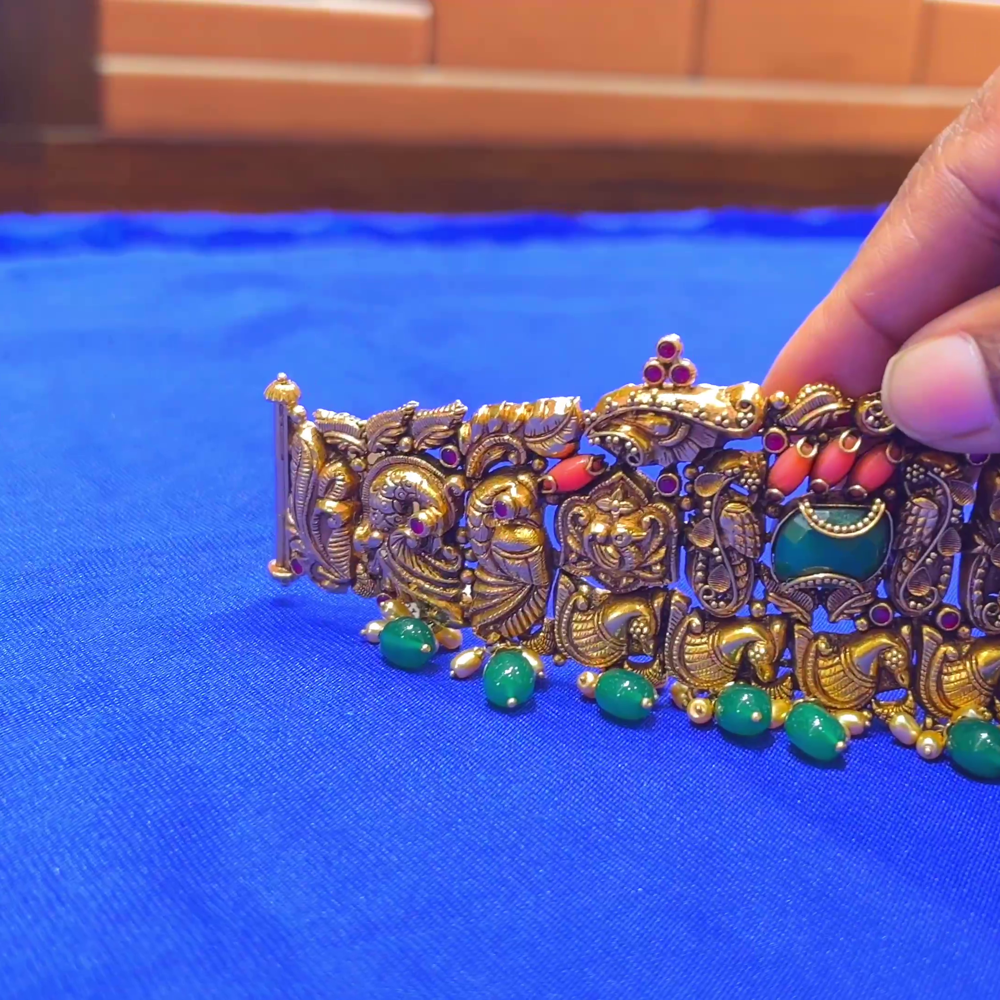 CMR 108.215gms VADDANAM 22K Nakshi