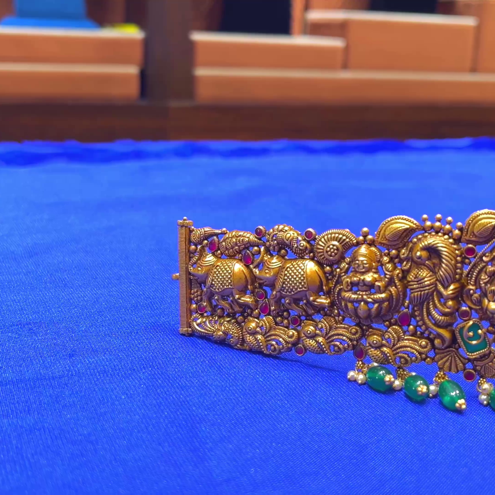 CMR 141.845gms VADDANAM 22K Nakshi