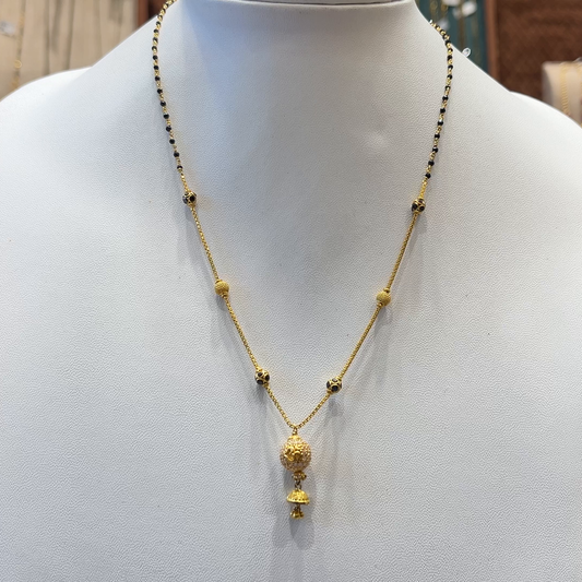 CMR 7.768gms SHORT BLACK BEADS 22K Nakshi