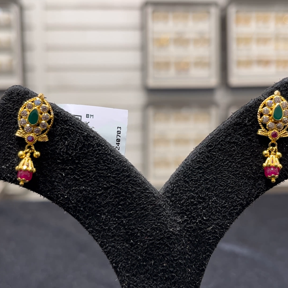 SOUTH INDIA 3.297gms EARRINGS 22K Yellow Gold