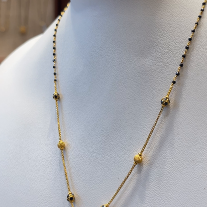 CMR 7.768gms SHORT BLACK BEADS 22K Nakshi