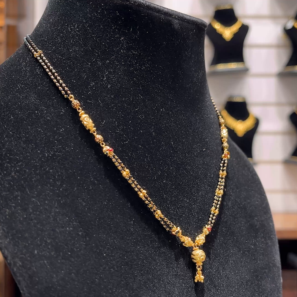 SOUTH INDIA 10.434gms SHORT BLACK BEADS 22K Yellow Gold