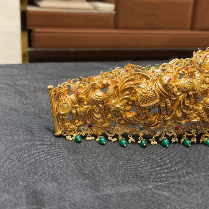 CMR 98.617gms VADDANAM 22K Nakshi