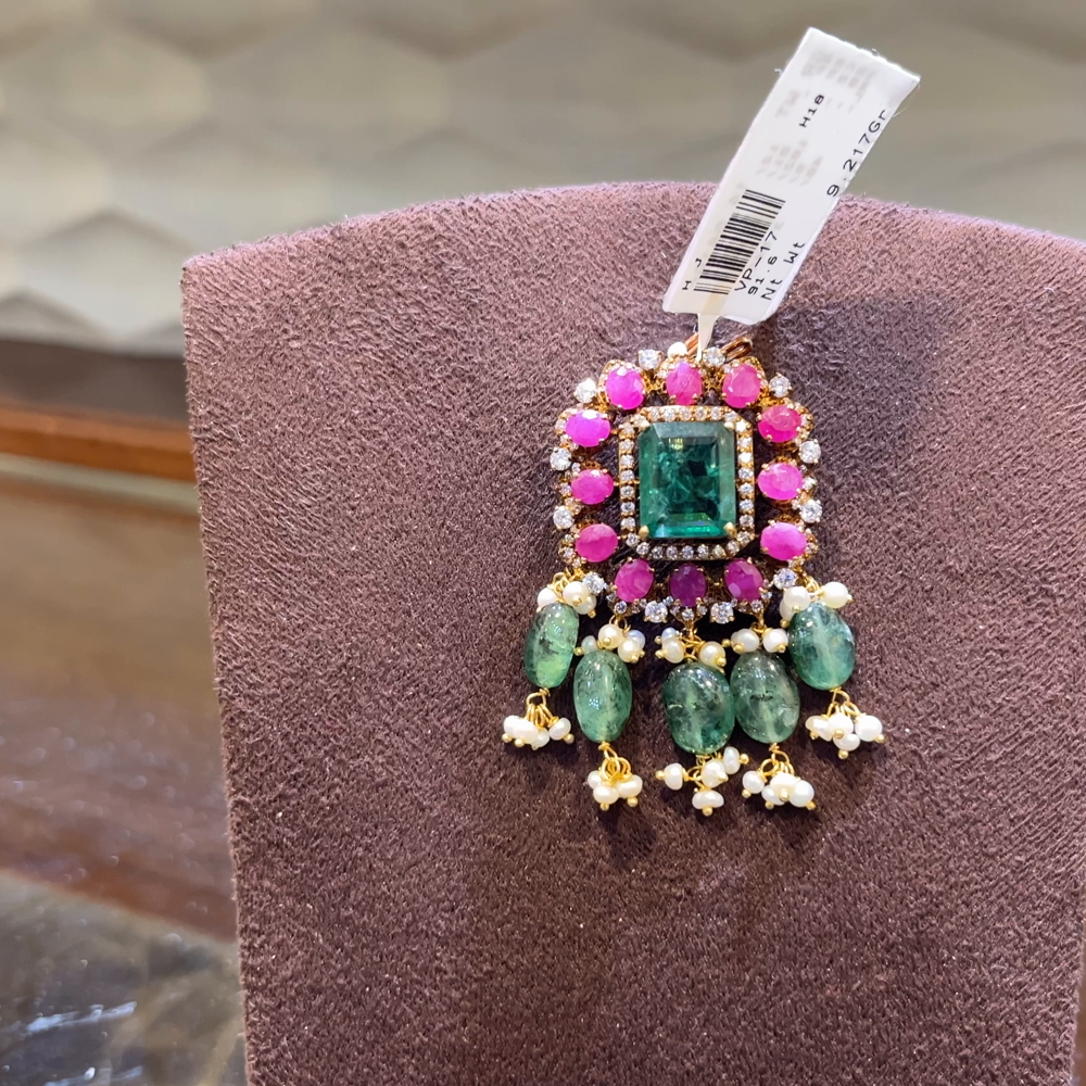 SRI RAM 9.217gms Pendent 22K Nakshi