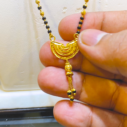 SRI RAM 6.795gms SHORT BLACK BEADS 22K Yellow Gold